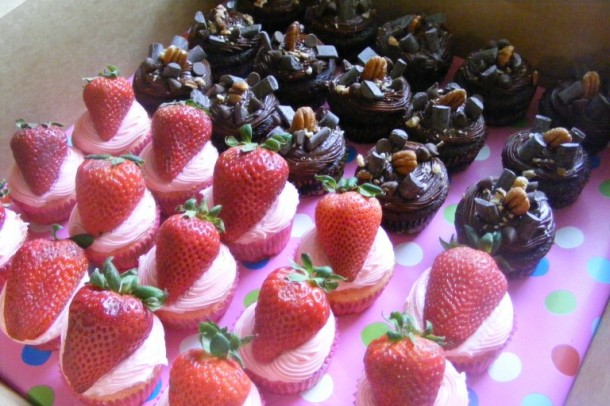 Strawberry and Chocolate cupcakes